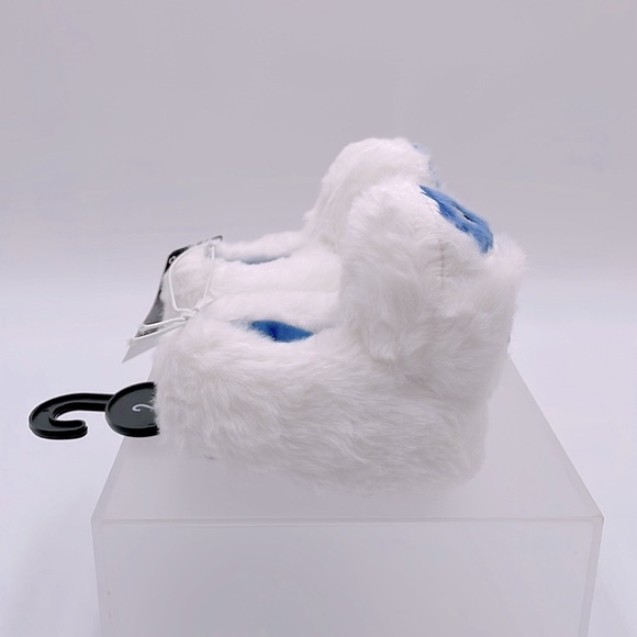 Abominable Snowman‎ 3D Slippers with Non-Slip Soles from Rudolph BumbleSlipper - Picture 2 of 9